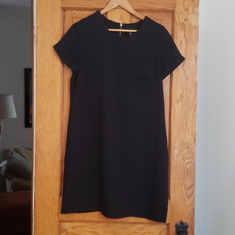 Black short sleeve dress